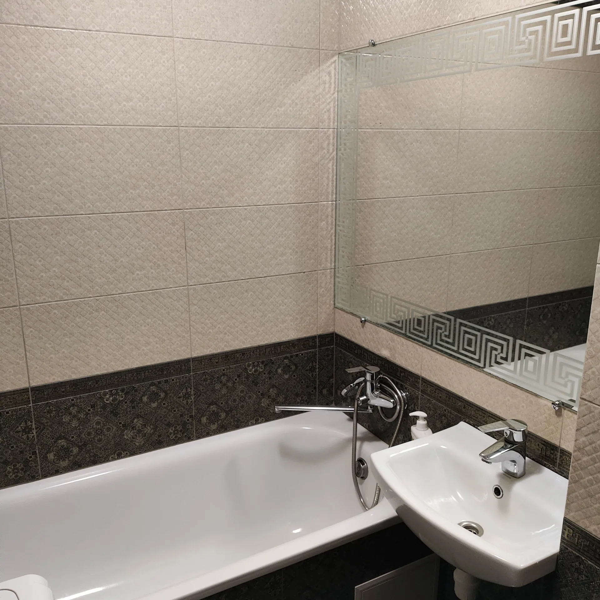 Майора борищака 15 (Цюрупы 15), Кременчук