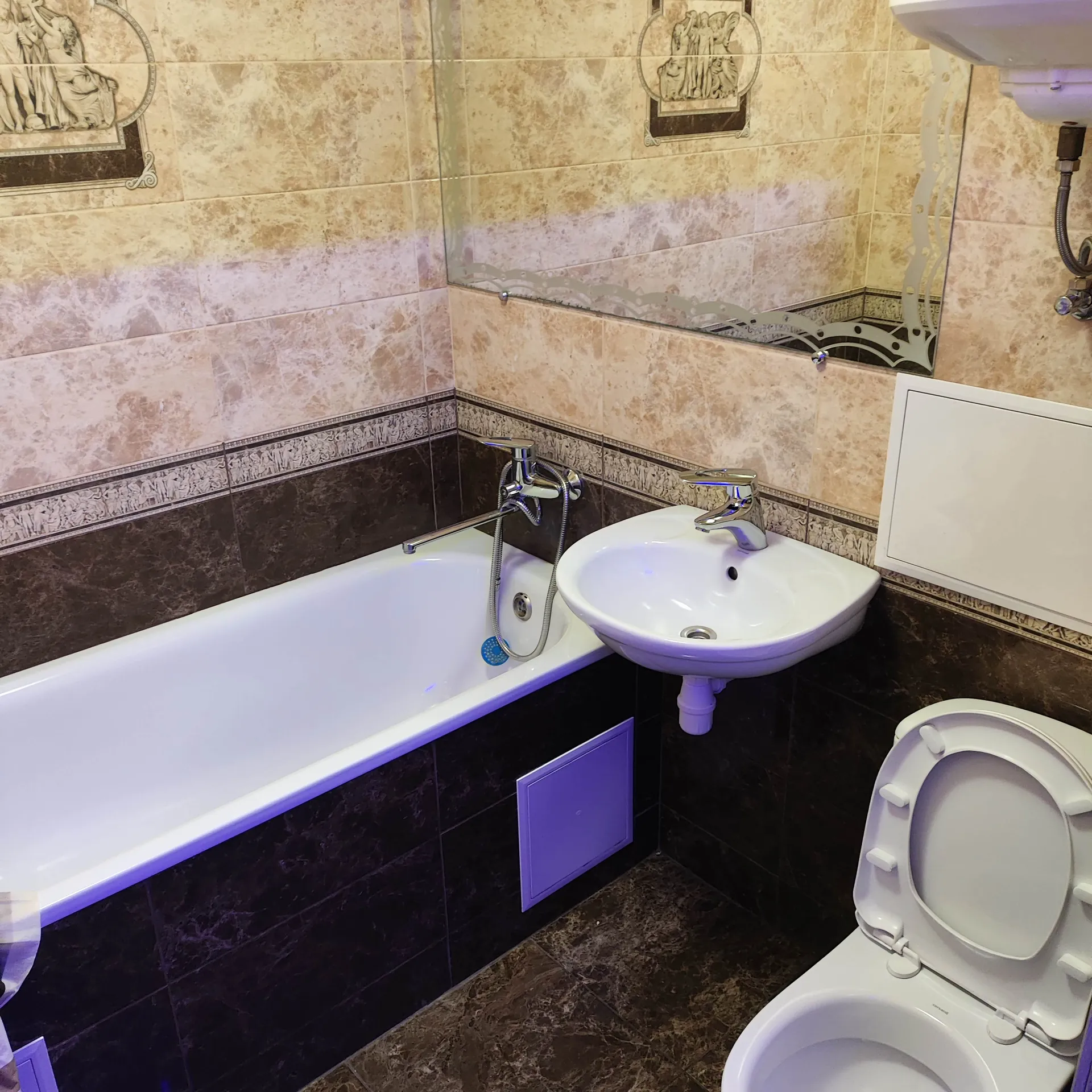 Университетская 27 (Первомайская 27), Кременчук