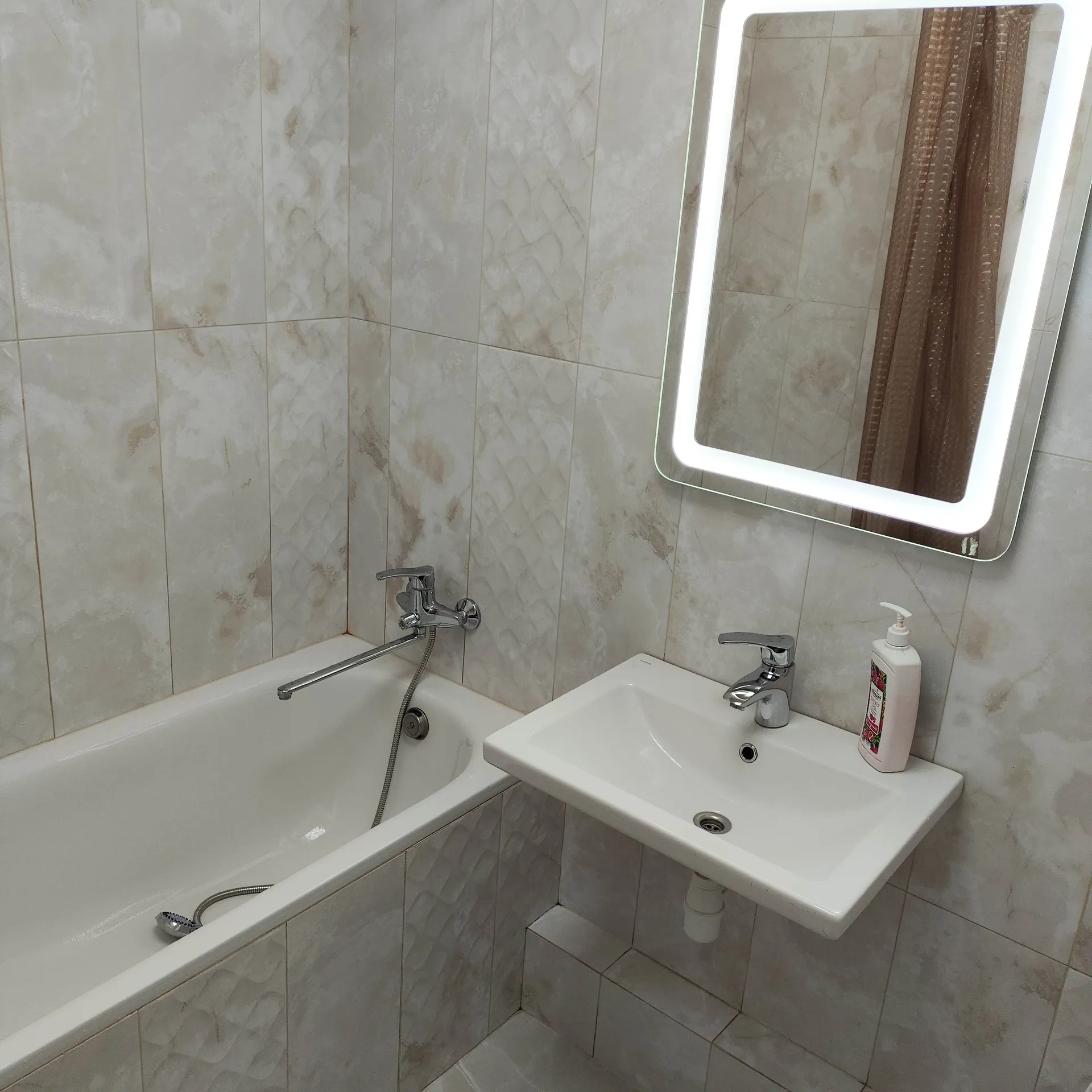 Майора борищака 17/48 (Цюрупы ), Кременчук